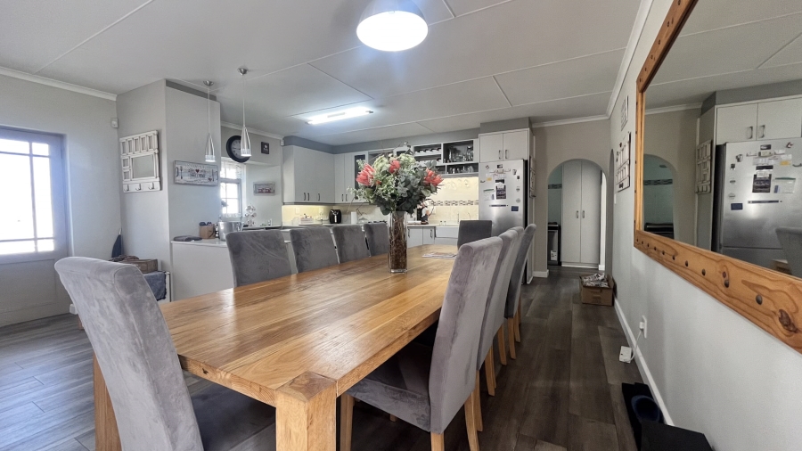 To Let 4 Bedroom Property for Rent in Country Club Western Cape